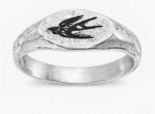 Signet ring with a bird on it