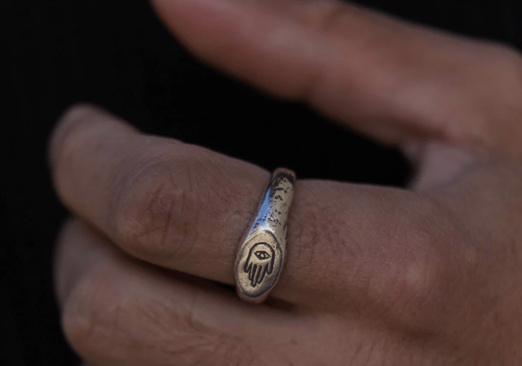 Signet ring
