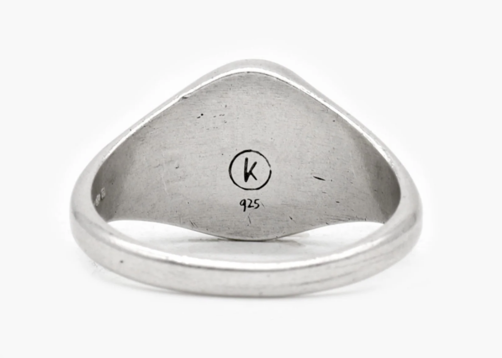 Signet ring